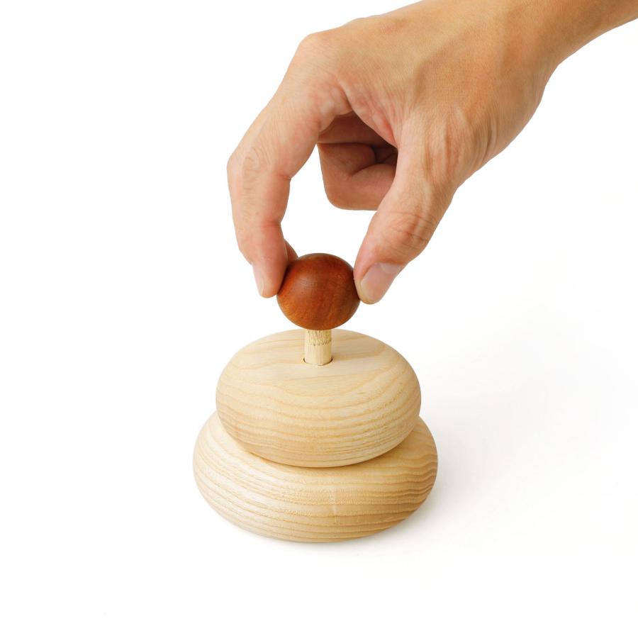 kochi 木製カガミモチ 鏡餅 木製 木製鏡餅 木の鏡餅 お正月 正月飾り ウッド 天然木 床の間飾り 卓上 置物 飛騨 木工家 オブジェ お飾り インテリア 玄関飾り |  | 05