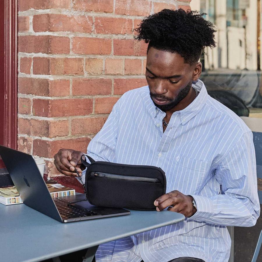 ガジェットポーチ Aer エアー Slim Pouch 2 スリムポーチ2 トラベルポーチ ポーチ ブラック 旅行ポーチ ケーブル収納 マチあり 小さい 仕分け ポケット 父の日 | Aer | 13