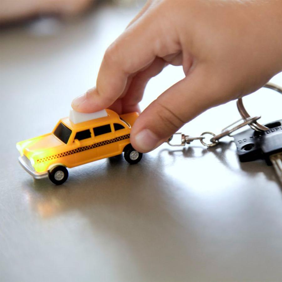 キーホルダー タクシー 光る 音が鳴る KIKKERLAND キッカーランド Noisy Key Light  NYC cab ノイジーキーライト NYCキャブ イエローキャブ ニューヨーク | DETAIL | 10
