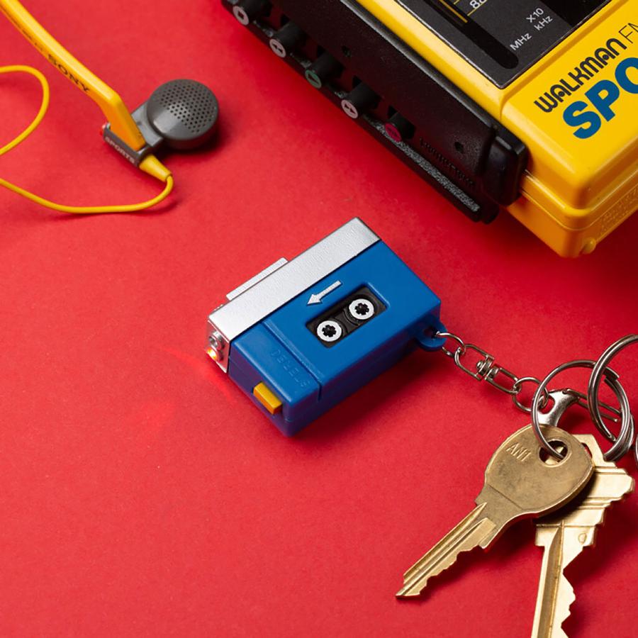 キーホルダー / KIKKERLAND キッカーランド  Tape Player LED Keychain テープ プレイヤー LED キーチェーン / 光る / 音が鳴る | KIKKERLAND | 10
