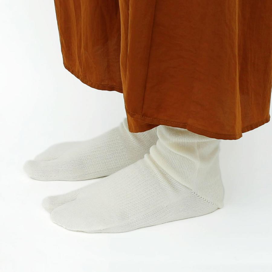 足袋ソックス 22.0-24.5cm 靴下 日本製 メリノウールソックス M レディース ソックス 女性 おしゃれ 無地 シンプル 防臭 あたたかい 暖かい カジュアル 黒 | HIGHTIDE | 11