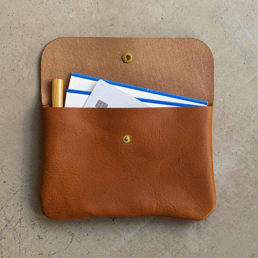 レザー ポーチ DURAM ドゥラム フラップポーチA6 24032 本革 お薬手帳ケース 通帳ケース パスポートケース 化粧 メイクポーチ ペンケース 筆箱 | DURAM FACTORY | 10