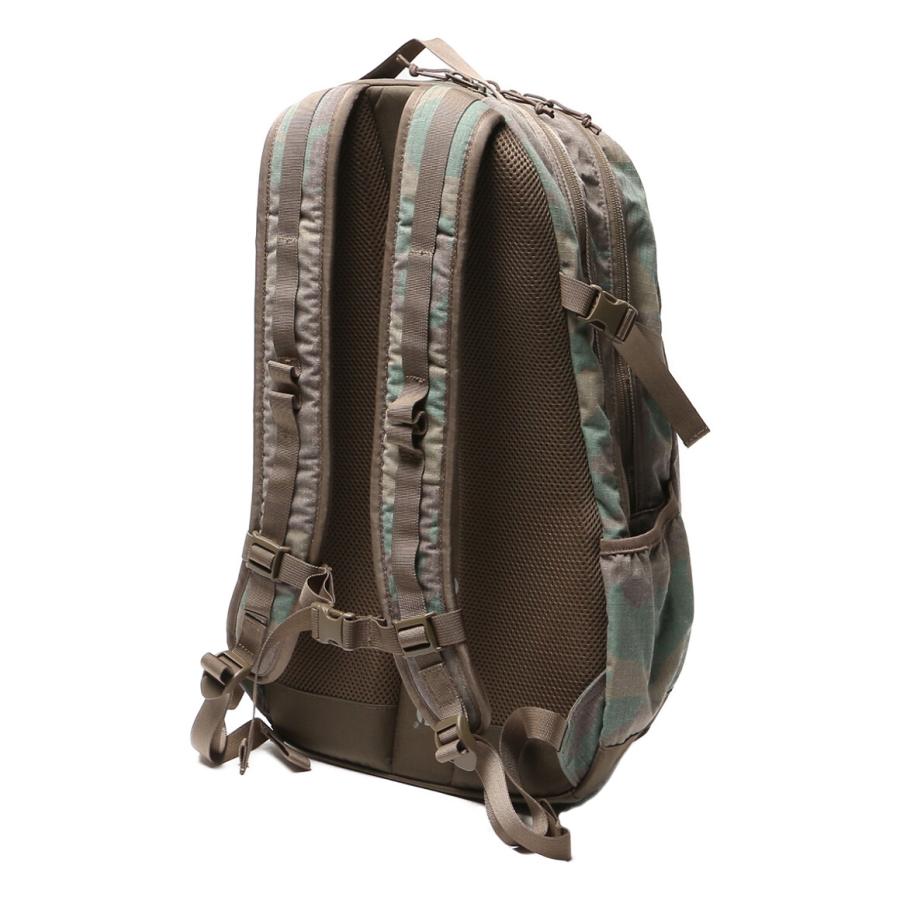 Supreme（シュプリーム） 美品 リュック・デイパック WOODLAND CAMO 