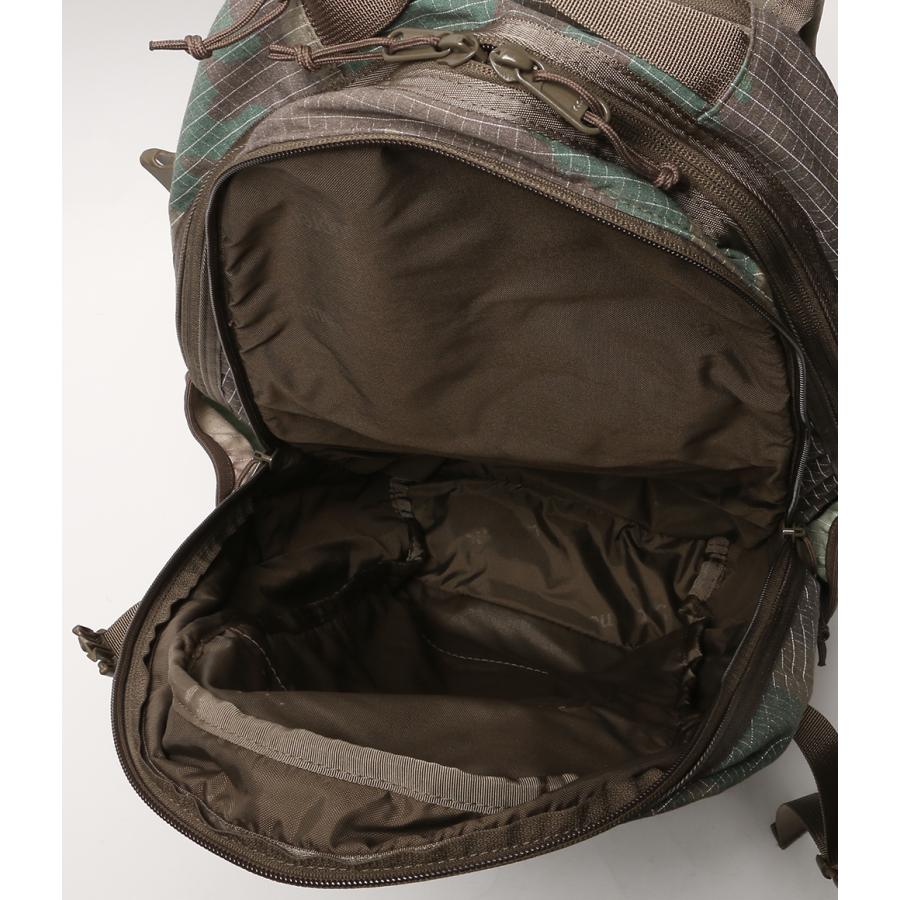 Supreme（シュプリーム） 美品 リュック・デイパック WOODLAND CAMO 