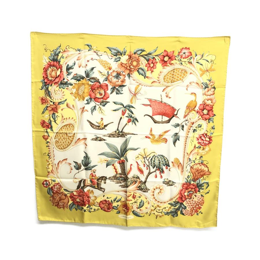 美品 サルバトーレフェラガモ シルクスカーフ 花柄 シルク100