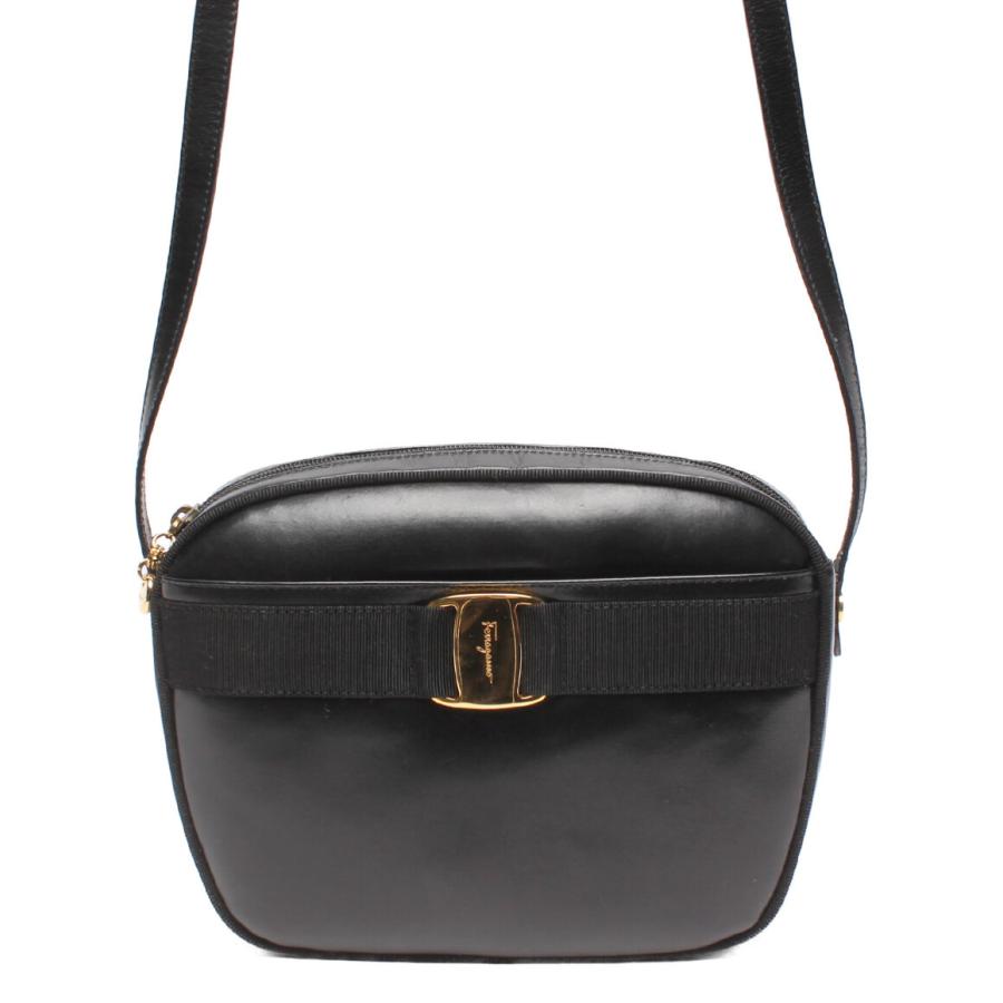 サルバトーレフェラガモ　ショルダーバッグ　　クーポン割引