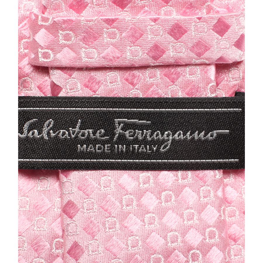 【未使用品】サルバトーレフェラガモ　ネクタイ　ガンチーニ柄　レッド　シルク フェラガモ ネクタイ 赤 ガンチーニ 総柄 - メルカリ