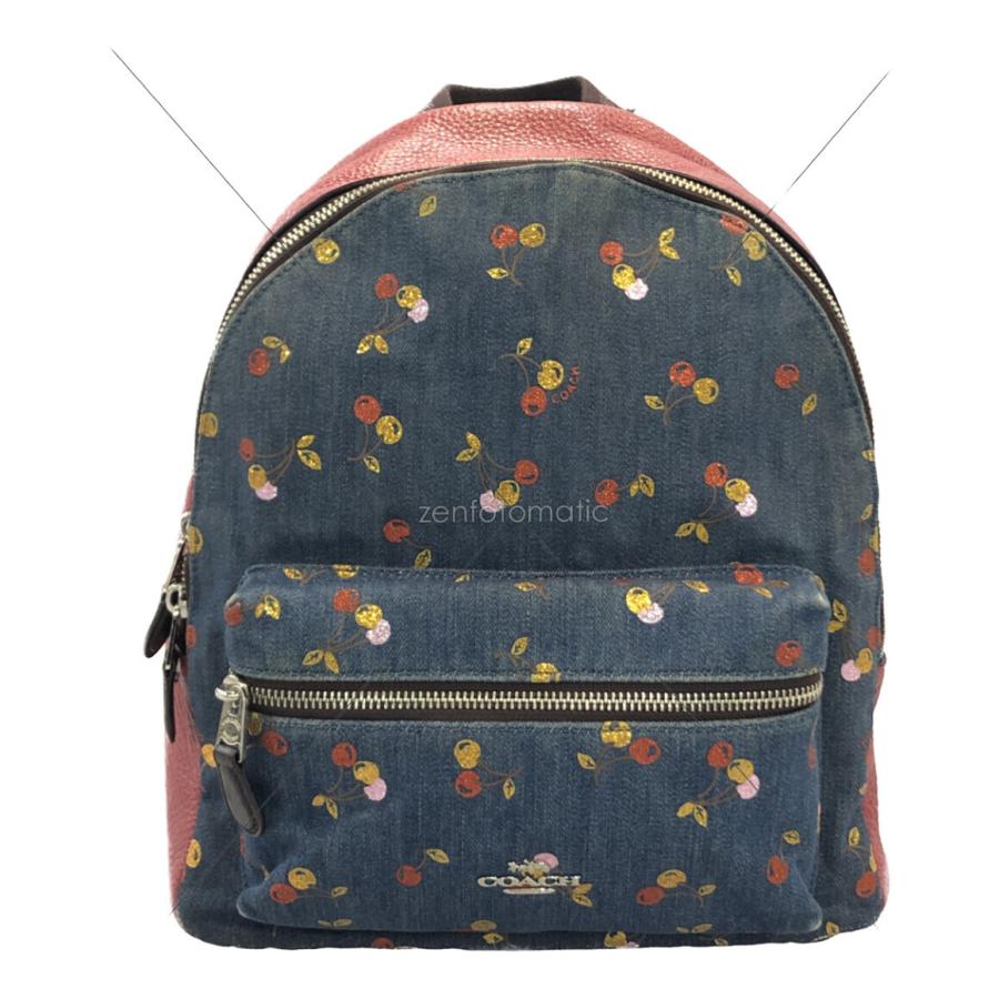 COACHのさくらんぼ柄リュック