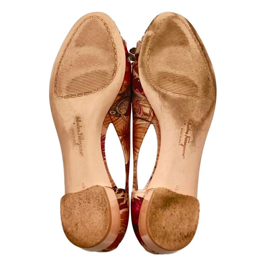 新品　フェラガモ　パンプス　9ハーフ 26.5 バラ柄 サルヴァトーレフェラガモ ラバーパンプス 花柄 ヴァラ