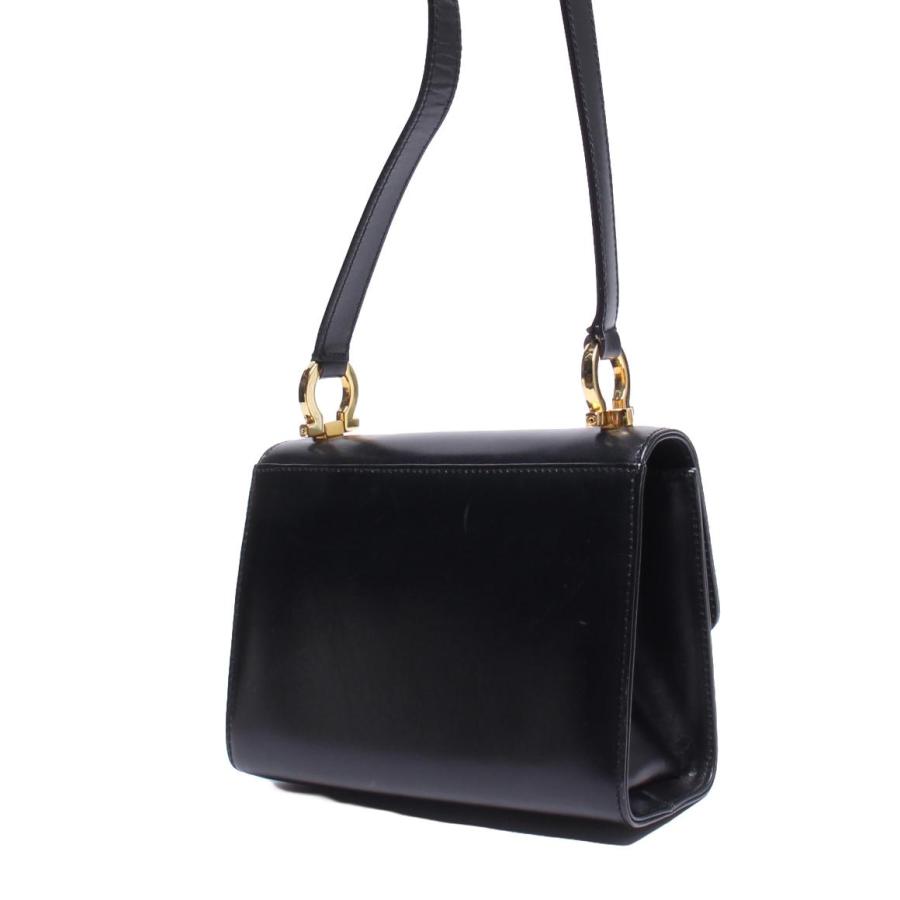 極美品 フェラガモ ガンチーニ ショルダーバッグ ロゴ 型押し レザー ブラック 極 美品 Salvatore Ferragamo サルヴァトーレフェラガモ