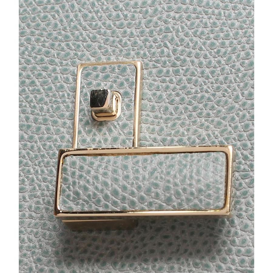 美品 ヴァレクストラ ミニレザーボディバッグ シルバー金具 イジィデ