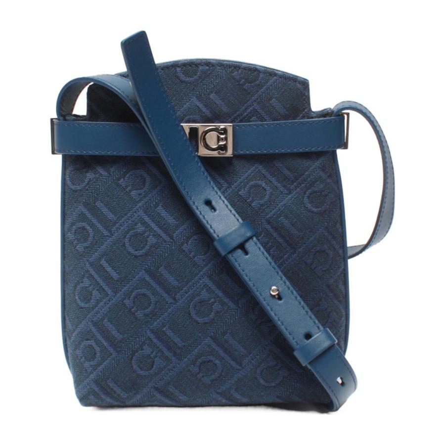 サルヴァトーレフェラガモ ショルダーバッグ 斜め掛け ガンチーニ