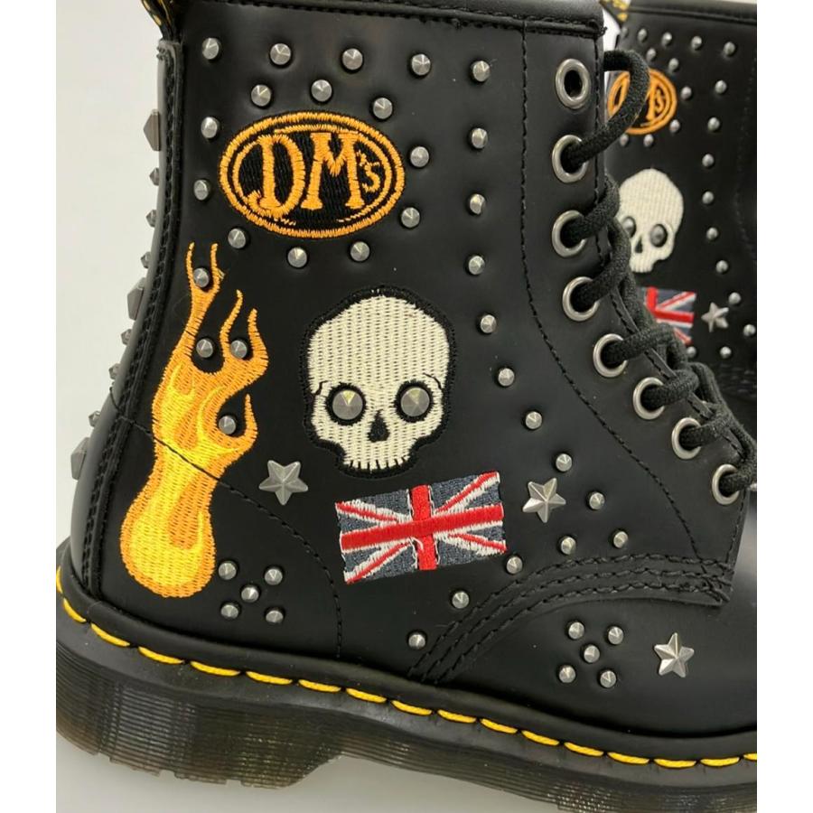 ドクターマーチン 8ホールブーツ ロカビリー　スタッズ ドクターマーチン新作ブーツ「ロカビリー」スカルやファイヤーの刺繍