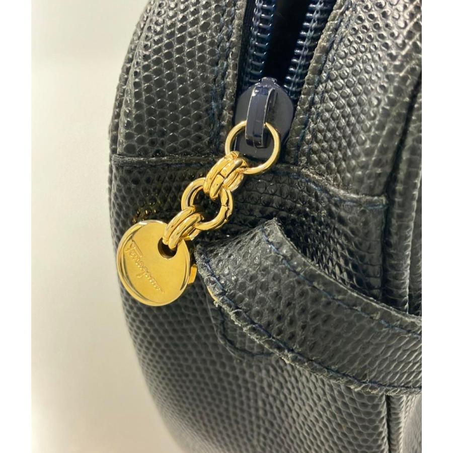 サルバトーレフェラガモ ショルダーバッグ 斜め掛け ヴァラ