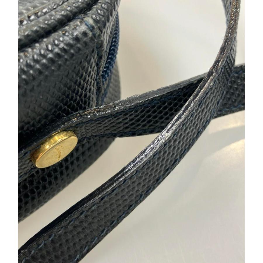 【美品】サルヴァトーレ フェラガモ ショルダーバッグ レザー ネイビー 斜め掛け サルバトーレフェラガモ ショルダーバッグ 斜め掛け ヴァラ BA214183