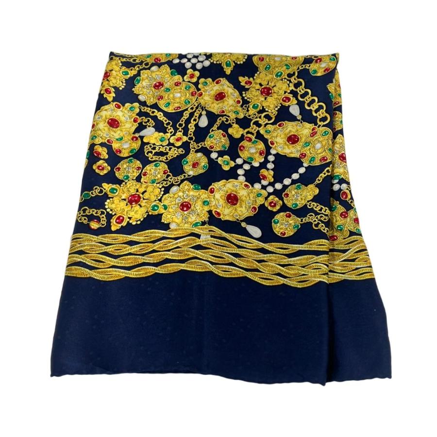 シャネル CHANEL シルクスカーフ 中古美品 CHANEL（バンダナ/スカーフ）のフリマアイテム一覧