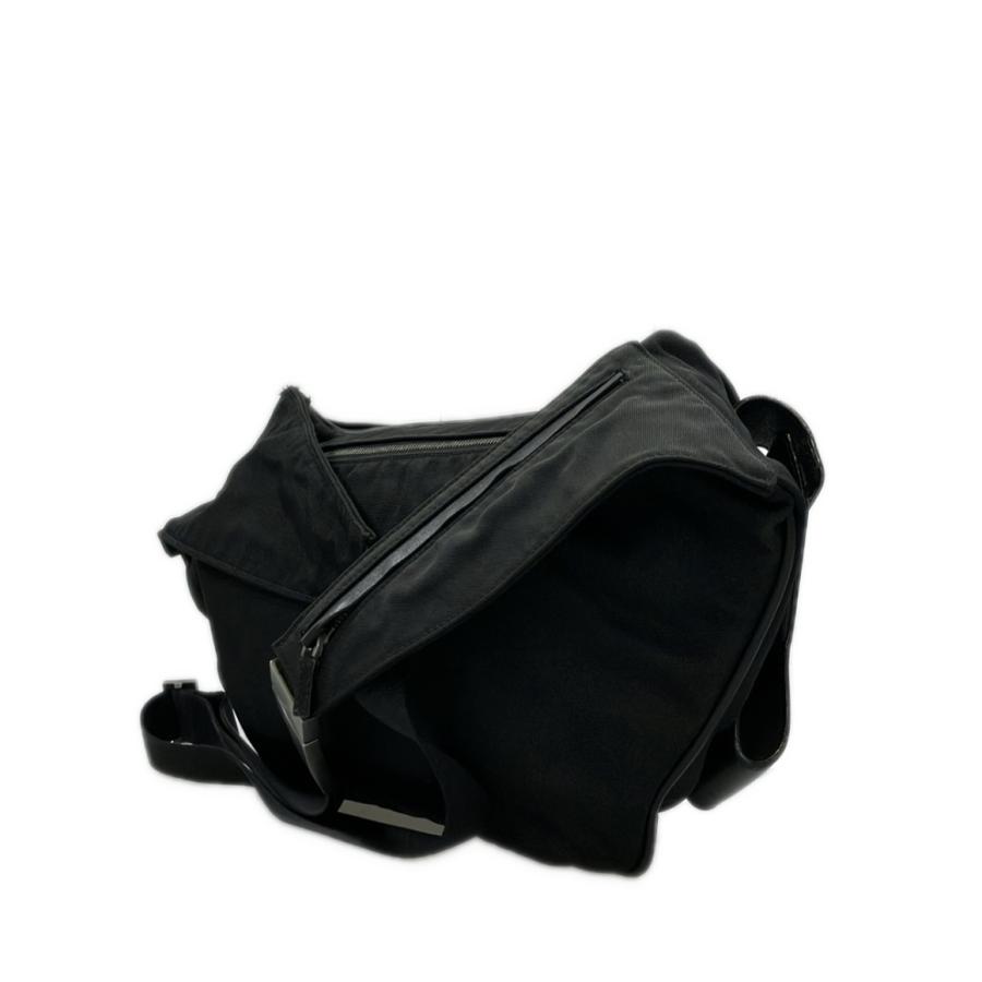 訳あり】GUCCI ブラック ボディバッグ
