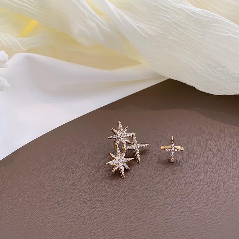 送料無料 アシンメトリー スター ピアス 可愛い 星 キラキラ ライン