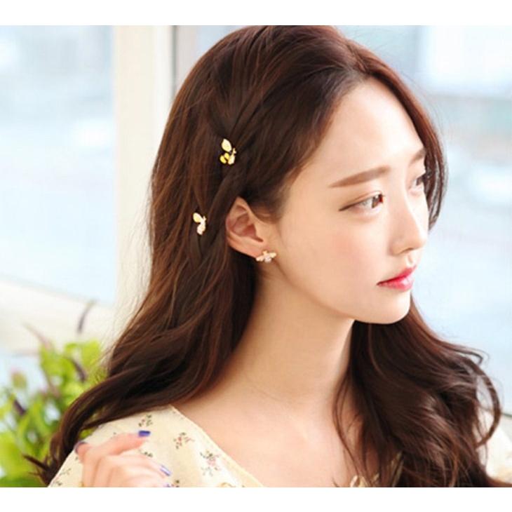 花モチーフ ブローチとイヤリングのセット　Angela Caputi 花モチーフ ブローチとイヤリングのセット Angela Caputi