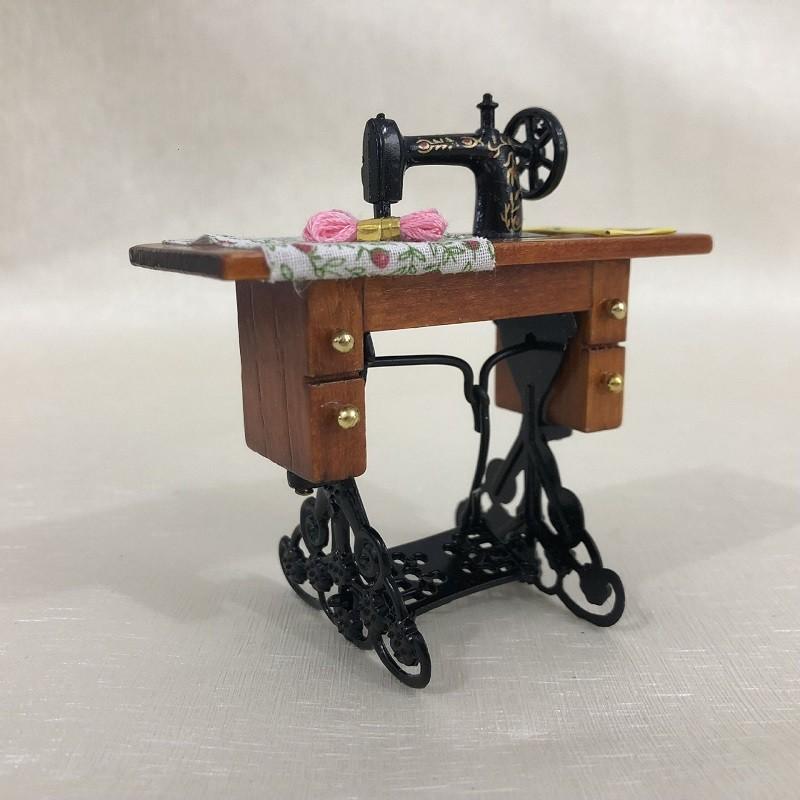 送料無料 ミニチュア 雑貨 ミシン カントドールハウス キット 1/12