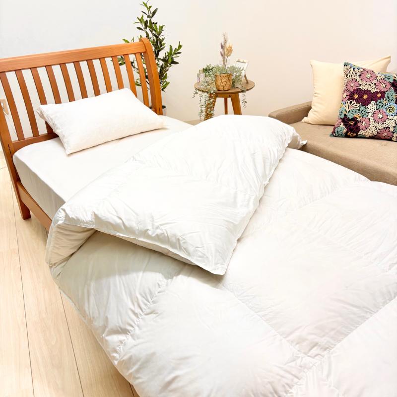 マ*ン様 新品ふとん　サイクルダウン増量1.3kgシングル抗菌仕立て 羽毛布団 シングル マザーグース ダウン97％ 1.0kg 日本製