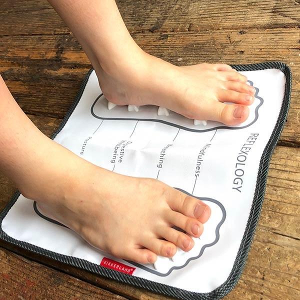 Foot Massager Mat フットマッサージャーマット つぼ押し KIKKERLAND キッカーランド DETAIL