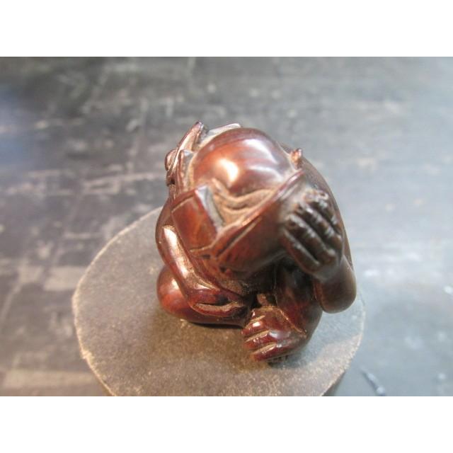 吉旺銘黄花梨彫り出し見ザル根付20g おしゃれ 木彫 唐木