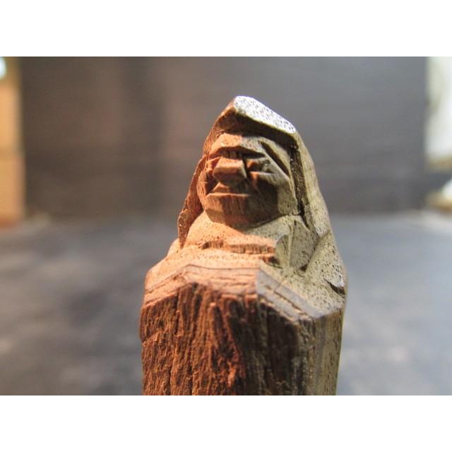 無銘 一刀彫 達磨尊 羅漢 小品 6cm高 木箱 木製 彫刻 木彫り