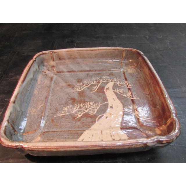 泥陶 深川勝美 鼡志野 松絵 角鉢 四方鉢 共箱 器 鉢 陶器 陶芸 泥陶 深川勝美 鼡志野 松絵 角鉢 四方鉢 共箱 器 鉢 陶器 陶芸