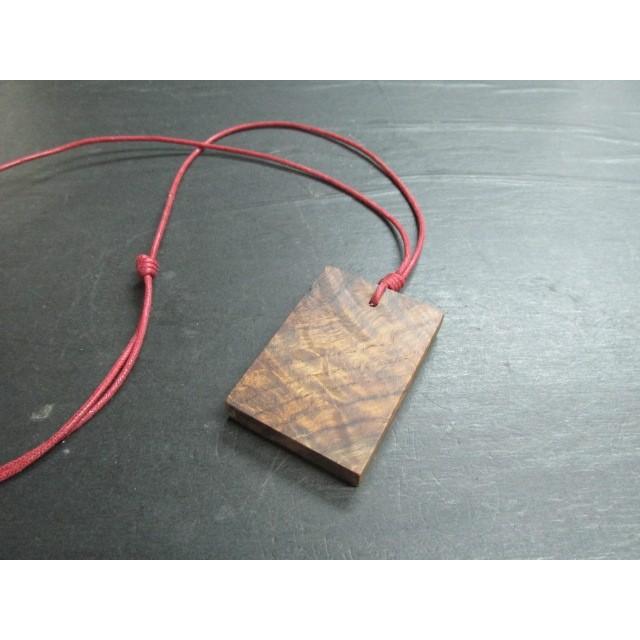 楢瘤杢オイルフィニッシュペンダント：a 木製 木のペンダント 銘木 