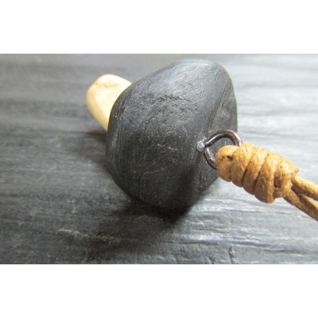 黒柿オイルフィニッシュしいたけペンダント 木製ペンダント 銘木