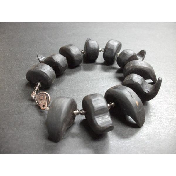 黒檀勾玉連結ブレスレット 木製ブレスレット 木のアクセサリー ウッド