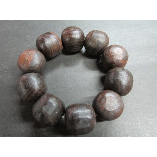 シャム柿ポリウレタン仕上げ大珠ブレスレット　木製ブレスレット　珠　丸　大きい　木製アクセサリー　銘木　ウッドバングル　ウッドブレスレット　作家　手作り★新作・2026年★人気★