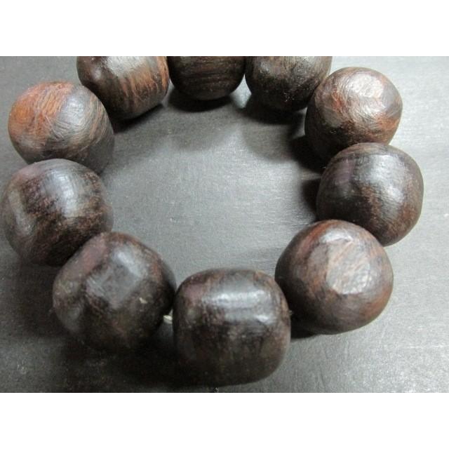 シャム柿ポリウレタン仕上げ大珠ブレスレット　木製ブレスレット　珠　丸　大きい　木製アクセサリー　銘木　ウッドバングル　ウッドブレスレット　作家　手作り★新作・2026年★人気★