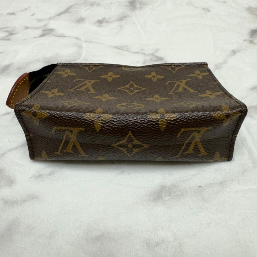 ルイヴィトン　モノグラムポッシュトワレット15　ミニポーチ メイクポーチ ルイヴィトン ミニ ポーチ ポッシュトワレット 15 モノグラム 【公式通販】