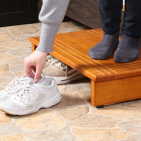 玄関台 玄関 台 踏み台 ステップ 木製 玄関ステップ 段差軽減 靴 昇降台 足場 補助具 昇降補助 介護 軽量 転倒防止 歩行支援用具 介護用品 ペット用品 |  | 01