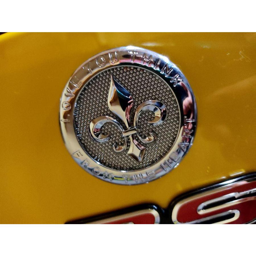 ユリの花（アイリス）の自動車用エンブレム フランス ヨーロッパ紋章