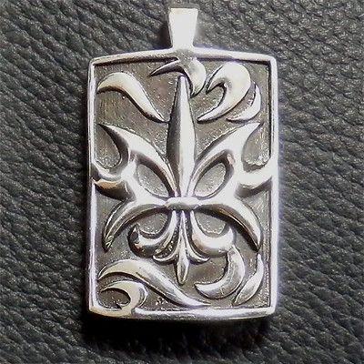 スターリングシルバー クレスト Usbメモリー4gb シルバーアクセサリー 銀ペンダント Silver925 Ys アイヒーリング 通販 Yahoo ショッピング