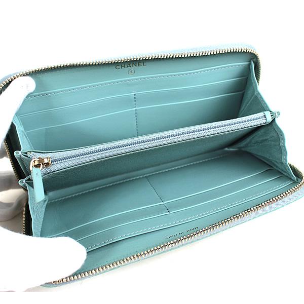 未使用 CHANEL マトラッセ ラウンドケース ココ ブルー ラムスキン CHANEL（シャネル） マトラッセ ブランドオフ ラムスキン（羊革