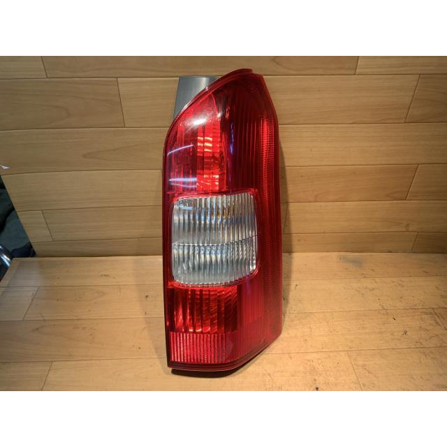 プロボックス CBE-NCP55V 右テールランプ 81550-52240 
