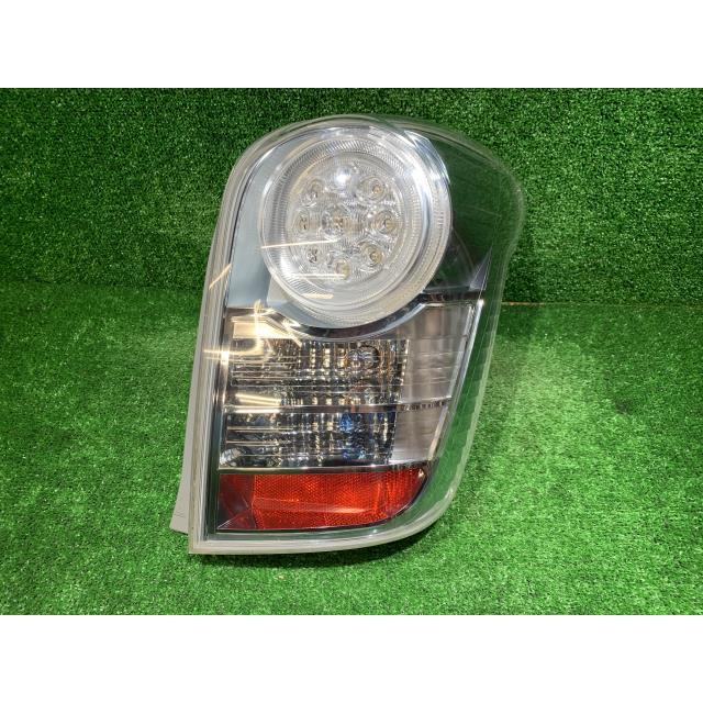 カローラフィールダー DBA-ZRE144G 右テールランプ 81550-13720 : IAC