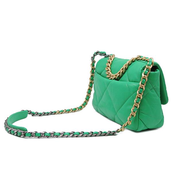 CHANEL 19 マキシ フラップ バッグ