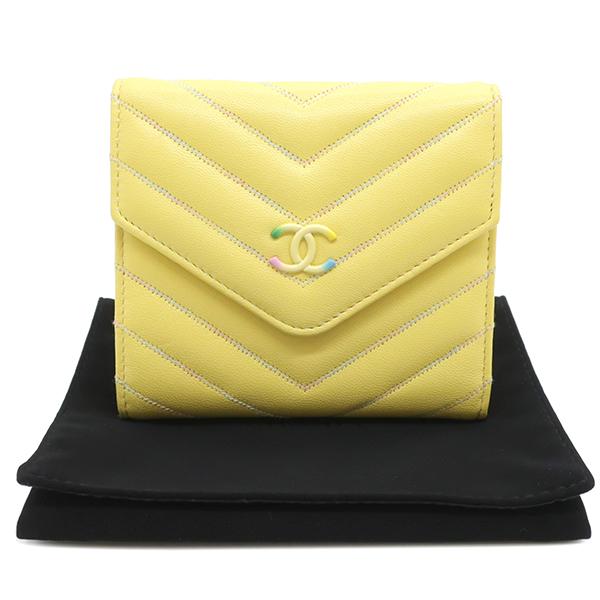 CHANEL シャネル 三つ折り財布 シェブロン Vステッチ ウォレット CHANEL シャネル 三つ折り財布 シェブロン Vステッチ ウォレット