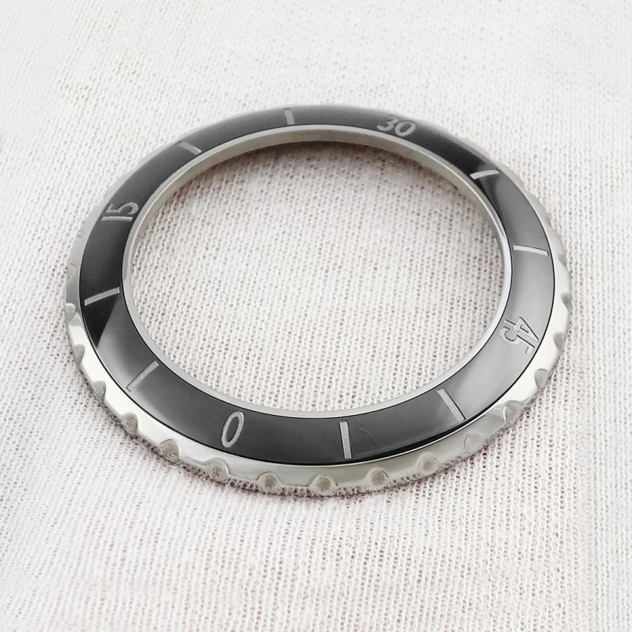 シャネル CHANEL 腕時計パーツ 純正 38mm 41mm J12用 ベゼル セラミック ブラックセラミック ブラックセラミック H0685 H0940 替え 予備 交換 正規 スペア パーツ 部品 黒【中古】 J12 シャネル 純正 38mm 41mm J12用 ベゼル ブラックセラミック H0685
