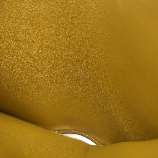 ロエベ　トライフォールド　コンパクトウォレット　アナグラム　イエロー系 LOEWE（ロエベ） 二つ折り財布 アナグラム トライフォールド