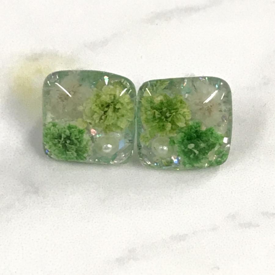 スクエアのレジンピアス ドライフラワー 黄緑 緑 無着色パールビーズ 樹脂ピアスピン K Accessory K Smiley Drops 通販 Yahoo ショッピング