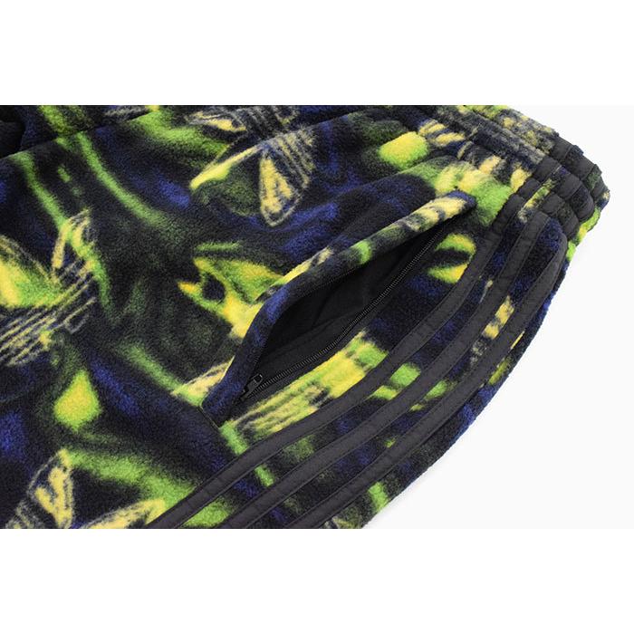 新品タグ付メンズL アディダス 緑 ビッグトレフォイル トラックパンツ ジャージ 新品タグ付 アディダス 緑 ビッグトレフォイル メンズMトラック