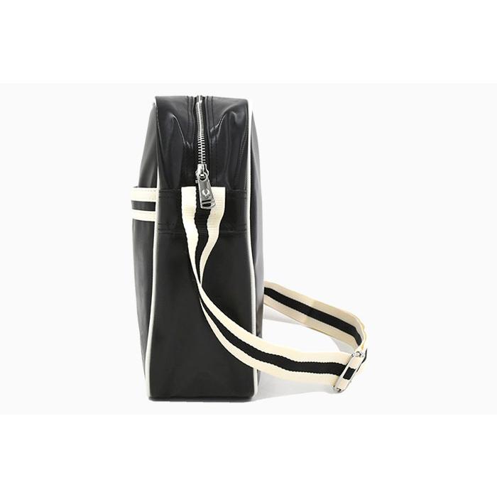 FRED PERRY（フレッドペリー） ショルダーバッグ クラシック ( L8257