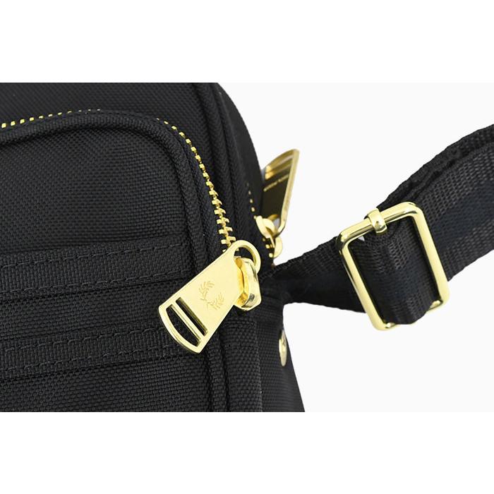 FRED PERRY（フレッドペリー） ショルダーバッグ テクスチャード
