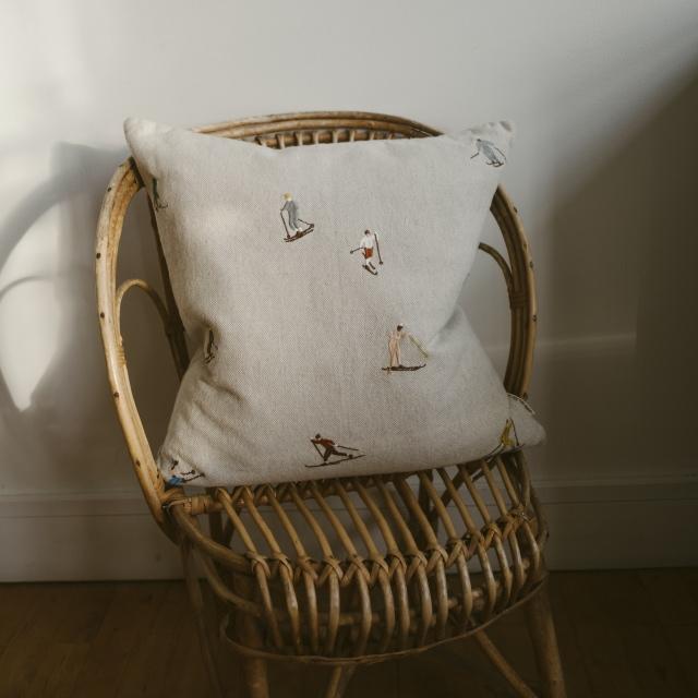 クッションカバー スキーヤー スキー 刺繍 48X48 中綿別売 50x50 クッションカバー スキーヤー スキー 刺繍 48X48 中綿別売 50x50